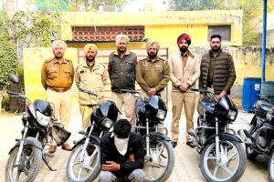 Vehicle Theft: ਪੁਲਿਸ ਵੱਲੋਂ ਚੋਰੀ ਦੇ ਮੋਟਰਸਾਈਕਲਾਂ ਸਮੇਤ ਚੋਰ ਕਾਬੂ