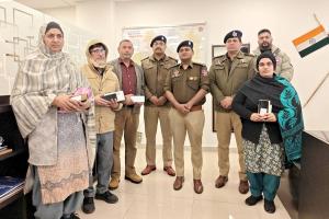Fatehgarh Sahib News: ਪੁਲਿਸ ਦੀ ਵੱਡੀ ਸਫਲਤਾ- 142 ਚੋਰੀਸ਼ੁਦਾ ਤੇ ਗੁੰਮ ਹੋਏ ਮੋਬਾਈਲ ਫੋਨ ਬਰਾਮਦ ਕਰਕੇ ਅਸਲ ਮਾਲਕਾਂ ਨੂੰ ਸੌਂਪੇ