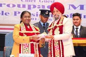 GNDU Convocation: ਗੁਰੂ ਨਾਨਕ ਦੇਵ ਯੂਨੀਵਰਸਿਟੀ ਦਾ ਸਿੱਖਿਆ, ਖੋਜ ਅਤੇ ਸਮਾਜਿਕ ਵਿਕਾਸ ਦੇ ਖੇਤਰ ’ਚ ਵਡਮੁੱਲਾ ਯੋਗਦਾਨ : ਰਾਸ਼ਟਰਪਤੀ