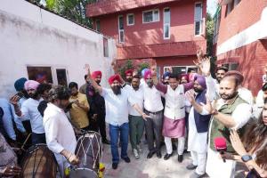 AAP Punjab ਨੇ ਅਰਵਿੰਦ ਕੇਜਰੀਵਾਲ ਤੇ ਆਪ ਆਗੂਆਂ ਦੇ ਹੱਕ ‘ਚ ਅਦਾਲਤ ਦੇ ਫੈਸਲੇ ਦਾ ਚੰਡੀਗੜ੍ਹ ‘ਚ ਮਨਾਇਆ ਜਸ਼ਨ