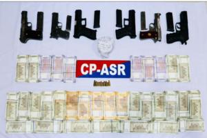 Amritsar News: ਅੰਮ੍ਰਿਤਸਰ ’ਚ ਸਰਹੱਦ ਪਾਰੋਂ ਨਸ਼ਾ ਤਸਕਰੀ ਕਰਨ ਵਾਲੇ ਰੈਕੇਟ ਦਾ ਪਰਦਾਫਾਸ਼, 5 ਗ੍ਰਿਫ਼ਤਾਰ