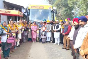Free Pilgrimage Bus: ਮੁੱਖ ਮੰਤਰੀ ਤੀਰਥ ਯਾਤਰਾ ਬੱਸੋ ਨੂੰ ਚੇਅਰਮੈਨ ਜੱਸੀ ਸੋਹੀਆਂ ਵਾਲਾ ਤੇ ਕਪਿਲ ਮਾਨ ਨੇ ਕੀਤਾ ਰਵਾਨਾ