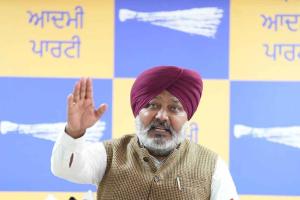 ਸ਼ਰਾਬ ਘੁਟਾਲਾ ਕੇਸ ਹੋਇਆ ਫੇਲ੍ਹ: ਅਦਾਲਤ ਨੇ ਕੇਜਰੀਵਾਲ ਅਤੇ ‘ਆਪ’ ਆਗੂਆਂ ਨੂੰ ਕੀਤਾ ਬਰੀ, ਭਾਜਪਾ ਦੀ ਸਿਆਸੀ ਸਾਜ਼ਿਸ਼ ਦਾ ਹੋਇਆ ਪਰਦਾਫਾਸ਼ : ਹਰਪਾਲ ਚੀਮਾ