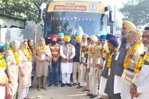 Pilgrimage Bus: ਚੇਅਰਮੈਨ ਜੱਸੀ ਸੋਹੀਆਂ ਵਾਲਾ ਨੇ ਤੀਰਥ ਯਾਤਰਾ ਬੱਸ ਨੂੰ ਹਰੀ ਝੰਡੀ ਦੇ ਕੇ ਕੀਤਾ ਰਵਾਨਾ