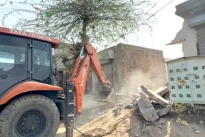 Punjab Police Action: ਨਸ਼ਾ ਤਸਕਰ ਵੱਲੋਂ ਸਰਕਾਰੀ ਥਾਂ ’ਤੇ ਬਣਾਇਆ ਘਰ ਪੁਲਿਸ ਨੇ ਢਾਹਿਆ