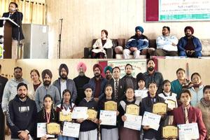 Punjab School Events: ਜ਼ਿਲ੍ਹਾ ਪੱਧਰੀ ਵੱਖ-ਵੱਖ ਮੁਕਾਬਲਿਆਂ ’ਚ ਵਰਸ਼ਾ, ਪ੍ਰਭਜੀਤ ਕੌਰ ਅਤੇ ਖੁਸ਼ਪ੍ਰੀਤ ਕੌਰ ਨੇ ਮਾਰੀ ਬਾਜ਼ੀ