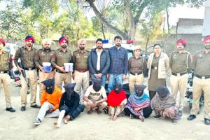 Thief Gang Busted: ਫਰੀਦਕੋਟ ਪੁਲਿਸ ਨੇ ਚੋਰ ਗਿਰੋਹ ਦਾ ਕੀਤਾ ਪਰਦਾਫਾਸ਼, ਤਿੰਨ ਮਹਿਲਾਵਾਂ ਸਮੇਤ ਛੇ ਜਣੇ ਕਾਬੂ