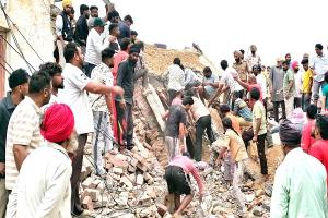 Building Collapse: ਜੈੱਕਾਂ ਨਾਲ ਚੁੱਕਿਆ ਜਾ ਰਿਹਾ ਮਕਾਨ ਡਿੱਗਿਆ, 3 ਮਜ਼ਦੂਰਾਂ ਦੀ ਮੌਤ