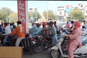 Petrol Diesel Stock: ਪੈਟਰੋਲ ਅਤੇ ਡੀਜ਼ਲ ਲੈਣ ਲਈ ਫ਼ਰੀਦਕੋਟ ਦੇ ਕਈ ਪੰਪਾਂ ’ਤੇ ਲੱਗੀਆਂ ਲੰਮੀਆਂ ਕਤਾਰਾਂ