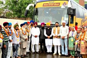 Tirath Yatra Punjab: ਚੇਅਰਮੈਨ ਜੱਸੀ ਸੋਹੀਆਂ ਵਾਲਾ ਨੇ ਮੁੱਖ ਮੰਤਰੀ ਤੀਰਥ ਯਾਤਰਾ ਬੱਸਾਂ ਨੂੰ ਕੀਤਾ ਰਵਾਨਾ