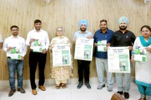 Census Drive Punjab: ਡਿਪਟੀ ਕਮਿਸ਼ਨਰ ਨੇ ਸਵੈ ਜਨਗਣਨਾ ਦਾ ਫਾਰਮ ਭਰਕੇ ਮੁਹਿੰਮ ਦੀ ਕੀਤੀ ਸ਼ੁਰੂਆਤ