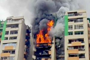 Ghaziabad Fire: ਗੌਰ ਗ੍ਰੀਨ ਐਵੇਨਿਊ ਸੋਸਾਇਟੀ ਦੇ ਫਲੈਟ ’ਚ ਲੱਗੀ ਭਿਆਨਕ ਅੱਗ, ਫਾਇਰ ਬ੍ਰਿਗੇਡ ਦੀ ਟੀਮ ਮੌਕੇ ’ਤੇ