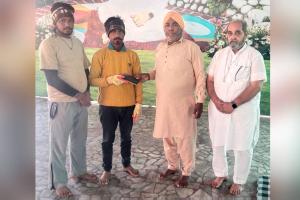 Honesty: ਠਾਣਾ ਸਿੰਘ ਇੰਸਾਂ ਦੀ ਇਮਾਨਦਾਰੀ ਦੀ ਹਰ ਪਾਸੇ ਚਰਚਾ, ਜਾਣੋ ਕੀ ਹੈ ਮਾਮਲਾ