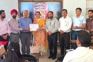 Malerkotla News: ਮਲੇਰਕੋਟਲਾ ਵਿਖੇ ਹੋਏ ਸਨਮਾਨ ਸਮਾਰੋਹ ਦੌਰਾਨ ਸ਼ਾਨਦਾਰ ਸੇਵਾਵਾਂ ਦੇਣ ਵਾਲੇ ਅਧਿਆਪਕਾਂ ਨੂੰ ਕੀਤਾ ਸਨਮਾਨਿਤ