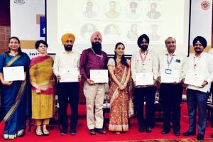 Punjab Education Department News: ਮਿਸ਼ਨ ਸਮਰੱਥ ’ਚ ਵਿਸ਼ੇਸ਼ ਯੋਗਦਾਨ ਲਈ ਸਿੱਖਿਆ ਵਿਭਾਗ ਵੱਲੋਂ ਅਧਿਆਪਕ ਸਤਵੀਰ ਸਿੰਘ ਸਨਮਾਨਿਤ      