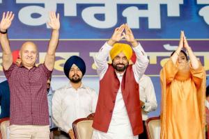 Punjab 'ਚ ਮੁੱਖ ਮੰਤਰੀ ਭਗਵੰਤ ਸਿੰਘ ਮਾਨ ਦੀ ਅਗਵਾਈ ਹੇਠ ਵਿਕਾਸ ਕਾਰਜ ਜਾਰੀ, ਮੋਗਾ 'ਚ ਬਹੁ-ਕਰੋੜੀ ਪ੍ਰਾਜੈਕਟਾਂ ਦਾ ਉਦਘਾਟਨ