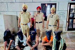 Faridkot News: ਲੁੱਟ ਦੀ ਯੋਜਨਾ ਬਣਾਉਂਦੇ 2 ਗਿਰੋਹਾਂ ਦੇ 9 ਮੈਂਬਰ ਕਾਬੂ, ਤੇਜ਼ਧਾਰ ਹਥਿਆਰ ਬਰਾਮਦ