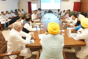 Punjab News: ਮਾਨਸੂਨ ਤੋਂ ਪਹਿਲਾਂ ਹੜ੍ਹਾਂ ਦੇ ਸੁਰੱਖਿਆਂ ਪ੍ਰਬੰਧਾਂ ਨੂੰ ਮਜ਼ਬੂਤ ਕਰਨ ਲਈ ਆਪ ਸਰਕਾਰ ਵੱਲੋਂ ਐਂਫੀਬੀਅਸ ਮਸ਼ੀਨਾਂ ਦੀ ਖਰੀਦ ਨੂੰ ਮਨਜ਼ੂਰੀ