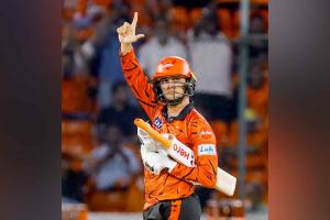 SRH vs DC: ਅਭਿਸ਼ੇਕ ਨੇ ਕੀਤੀ ਕੋਹਲੀ ਦੀ ਬਰਾਬਰੀ, 9ਵਾਂ ਟੀ20 ਸੈਂਕੜਾ ਲਾਇਆ