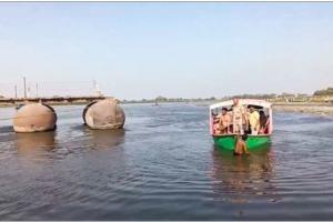 Vrindavan Boat Accident: ਯਮੁਨਾ ਨਦੀ 'ਚ ਸੈਲਾਨੀਆਂ ਨਾਲ ਭਰੀ ਕਿਸ਼ਤੀ ਪਲਟੀ, ਛੇ ਦੀ ਮੌਤ ਤੇ  ਲਾਪਤਾ ਲੋਕਾਂ ਨੂੰ ਲੱਭਣ ਦੀਆਂ ਕੋਸ਼ਿਸ਼ਾਂ ਜਾਰੀ 