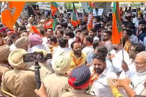 BJP Protest: ਧੱਕਾ-ਮੁੱਕੀ ਦੇ ਵਿਰੋਧ ’ਚ ਭਾਜਪਾ ਨੇ ਘੇਰਿਆ ਸੀਪੀ ਦਫ਼ਤਰ, ਮਾਹੌਲ ਹੋਇਆ ਤਣਾਅਪੂਰਨ