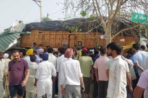 Malout News: ਲੇਬਰ ਚੌਂਕ 'ਚ ਬੇਕਾਬੂ ਟਰੱਕ ਨੇ ਦੋ ਨੂੰ ਦਰੜਿਆ, ਇਕ ਗੰਭੀਰ ਜ਼ਖਮੀ