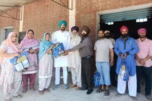 Meri Rashi Kya Hai: ਮੇਰੀ ਰਸੋਈ ਸਕੀਮ ਤਹਿਤ ਲੋੜਵੰਦ ਪਰਿਵਾਰਾਂ ਨੂੰ ਰਾਸ਼ਨ ਕਿੱਟਾਂ ਵੰਡੀਆਂ