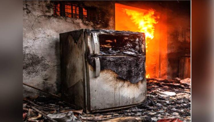 Fire Accident: ਫਰਿੱਜ ਫਟਣ ਨਾਲ ਲੱਗੀ ਅੱਗ, ਦੋ ਲੋਕਾਂ ਦੀ ਮੌਤ