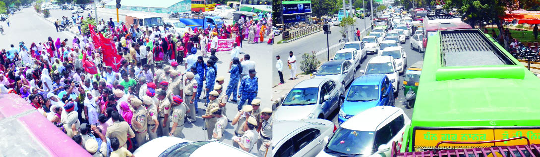 Anganwari workers, Road jams, Protest