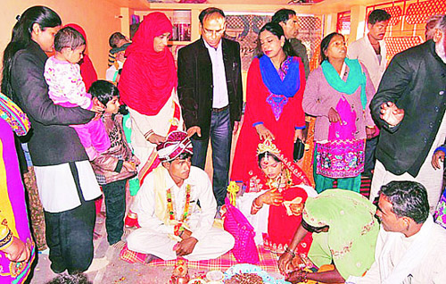 Hindu, Muslim, Couples, Married, Temple