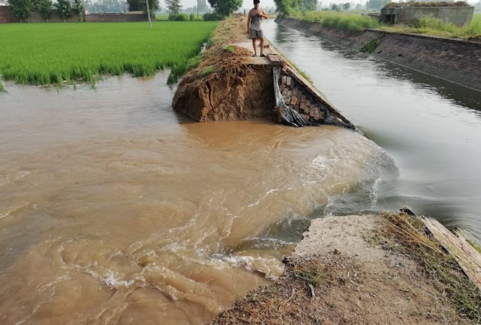 Abandoning, Excess, Water, Lakshman Canal, 20-Feet, Wide dip, Caused