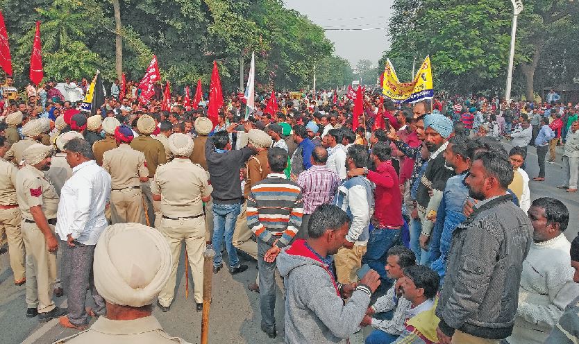 Striking Police, Cleaning, Workers, Moti Mahal