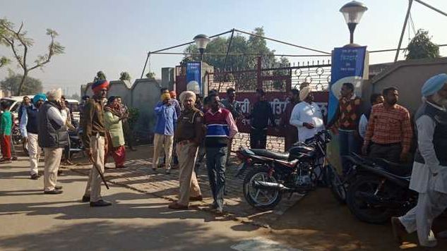 Rajasansi, Nirankari Bhavan, Dhamaka