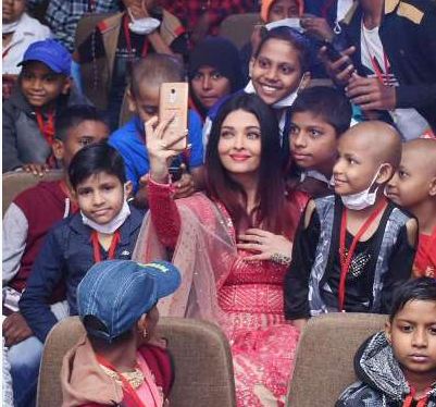 Aishwarya, Children Suffering From Cancer