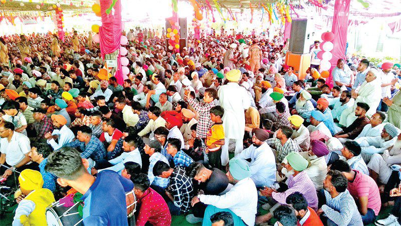 Small pandal, Wings, Sangat