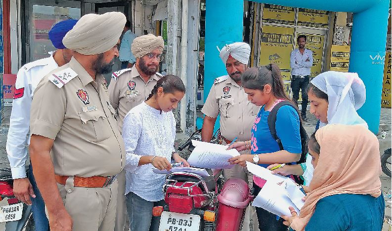 Traffic Police, Pains, Identify, Nursing Students