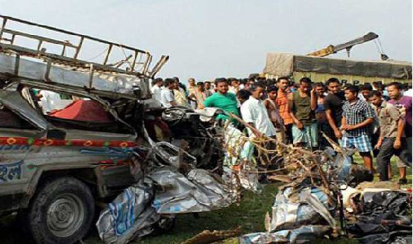 Five Dead, Five Injured, Road Accidents