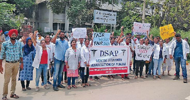 Dental Students, Association Marched, in the City