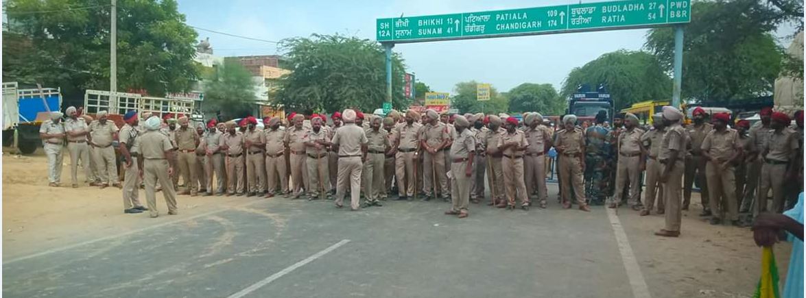 Police  Surrounded, Streets, Mohali, Rally