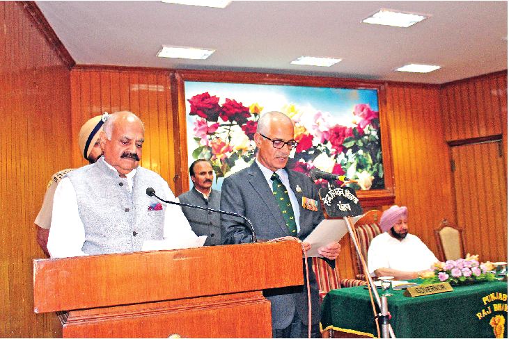 Punjab's, Ombudsman, Vinod Kumar ,Sworn
