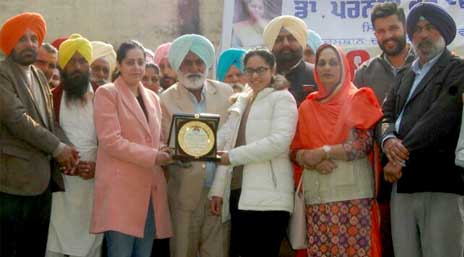 Dr. Praneet Kaur was honored upon reaching the village as a judge of Wache