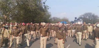 Pensioners march to Chandigarh, police stops at YPS chowk