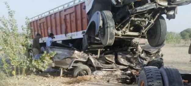 Eleven People Killed In Trailer And Bolero Collision