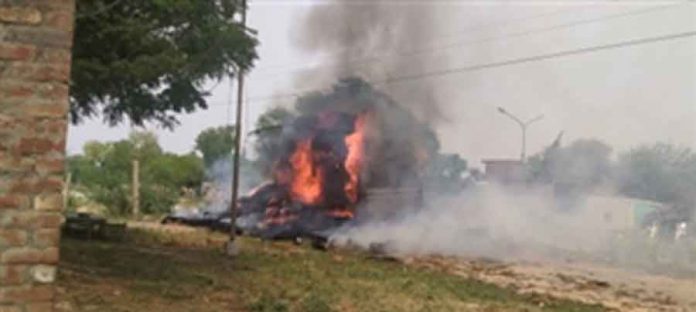 Truck Caught Fire Due To Being Hit High voltage Wires