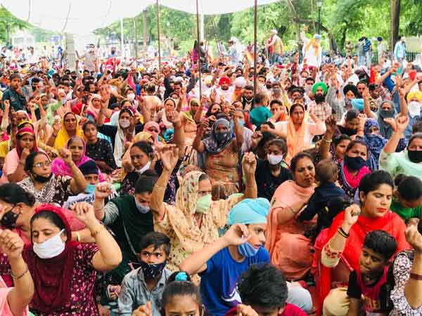 Protest by Contract workers Sachkahoon