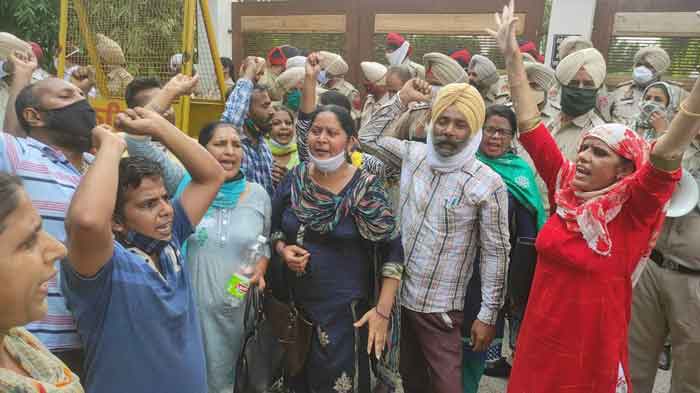 Teachers Protest Sachkahoon