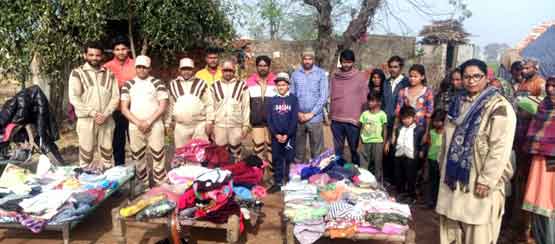 Distributed Warm Clothes Sachkahoon