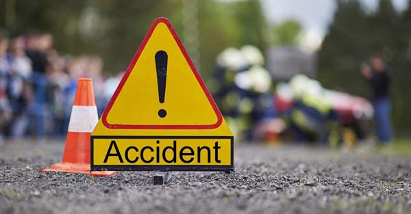3 killed, over 30 injured in road accident