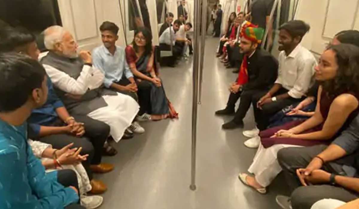 Prime Minister Modi in Metro