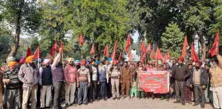 Forest-Workers-Protested